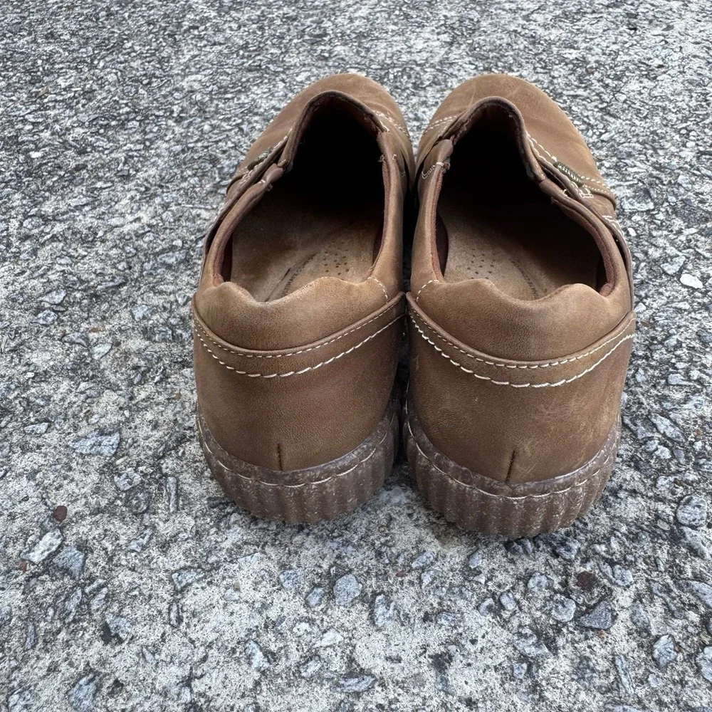Clarks Brown Caroline Pearl Slip-On Flats Women's Sz 9 Loafer Dark Tan Leather